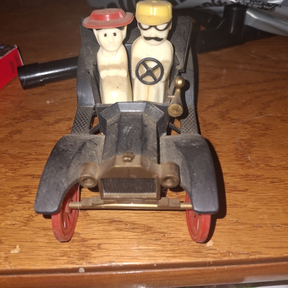 Vintage 1920s Salt And Pepper Shaker